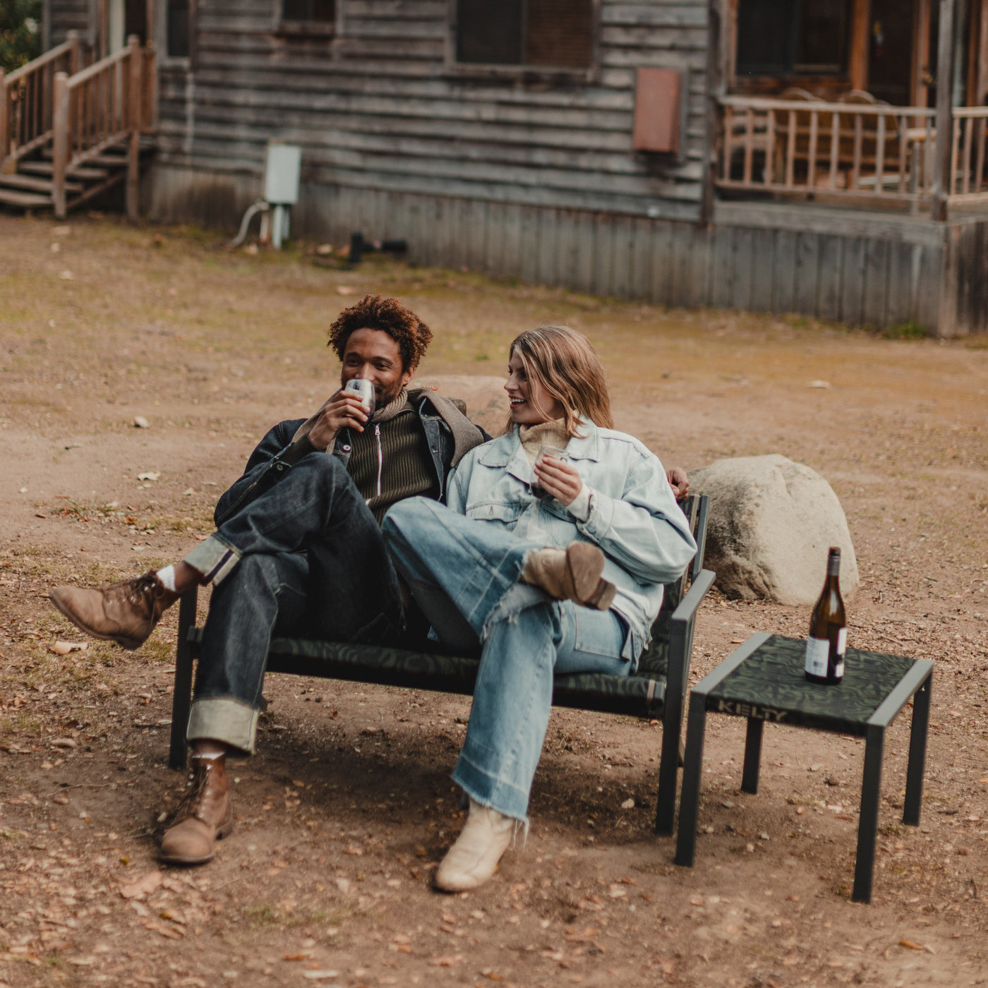 Rad Loveseat Black Fern