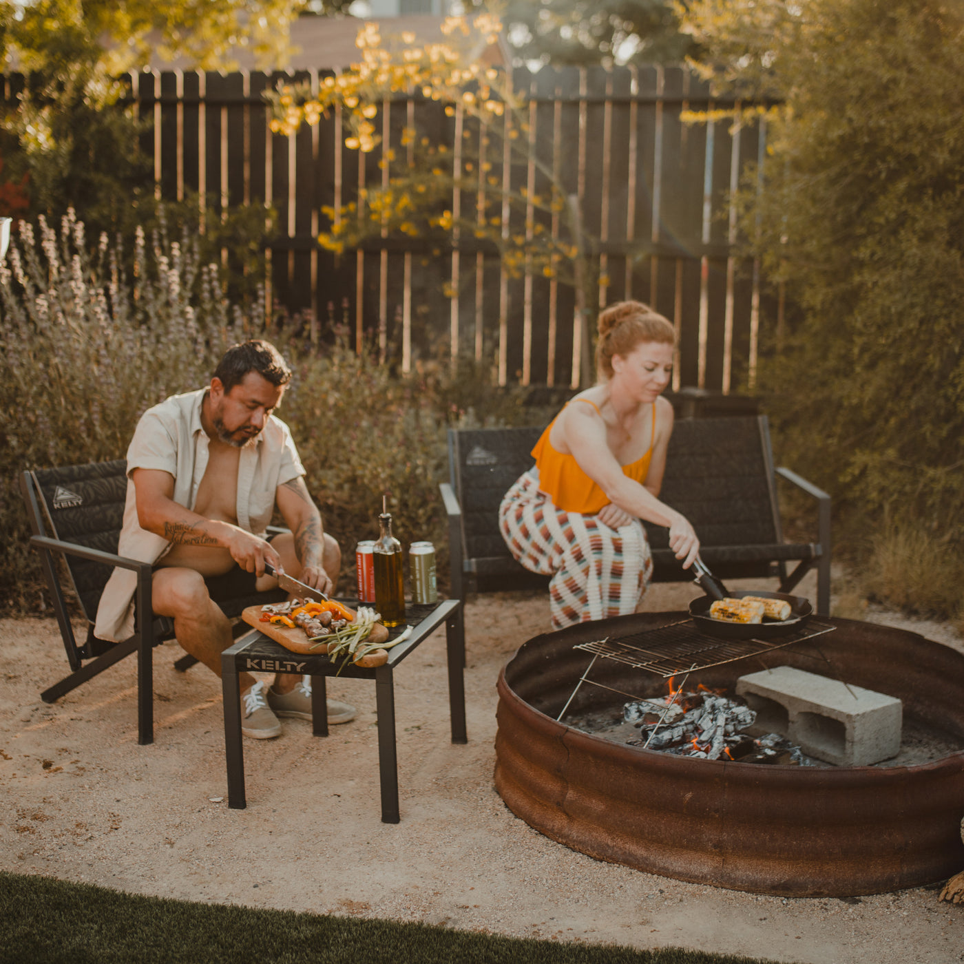 Rad Loveseat Black Fern